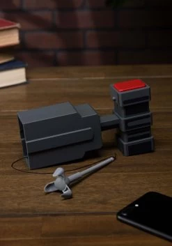 NECA Batman: The Animated Series - Batman Grapnel Launcher Prop Replica