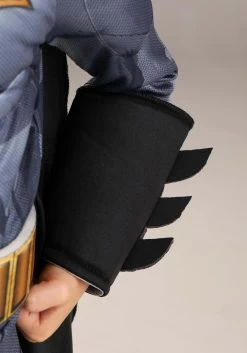 DC Comics Batman Deluxe Costume For Toddlers 13 DC Comics Batman Deluxe Costume For Toddlers -Halloween Costume Shop dc comics batman deluxe toddler costume alt 4