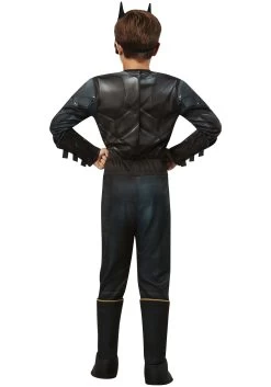 Boy's The Batman (2022) Deluxe Batman Costume -Halloween Costume Shop the batman 2022 boys deluxe batman costume alt 2
