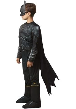 Boy's The Batman (2022) Deluxe Batman Costume -Halloween Costume Shop the batman 2022 boys deluxe batman costume alt 3