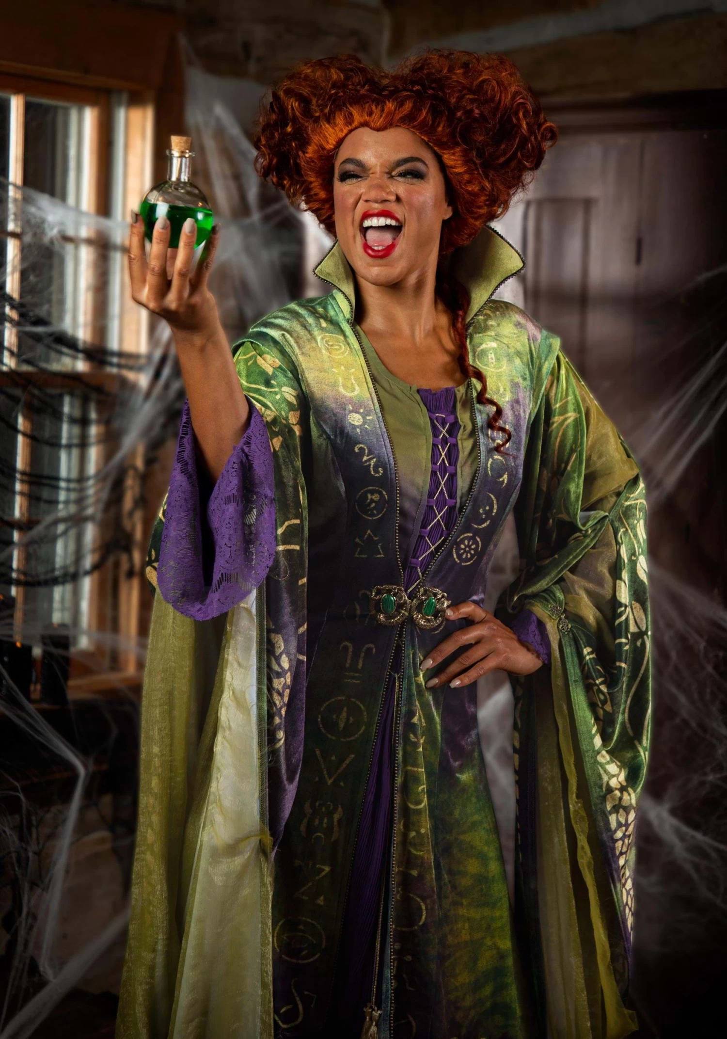 Winifred Sanderson Costume For Women From Disney’s Hocus Pocus 6 Winifred Sanderson Costume For Women From Disney’s Hocus Pocus - Image 4