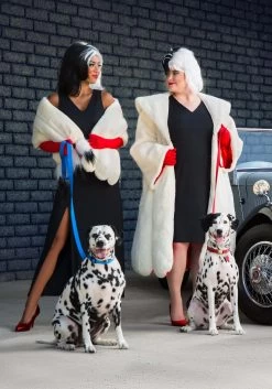 Cruella De Vil Stole Costume For Women From Disney’s 101 Dalmatians 19 Cruella De Vil Stole Costume For Women From Disney’s 101 Dalmatians -Halloween Costume Shop womens prestige cruella de vil stole costume alt 2